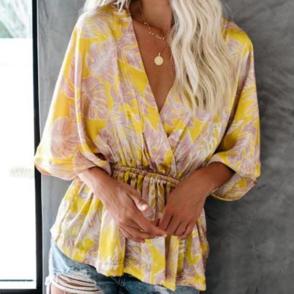 Tops - 🔻LAST ONE🔻Satin Kimono Top